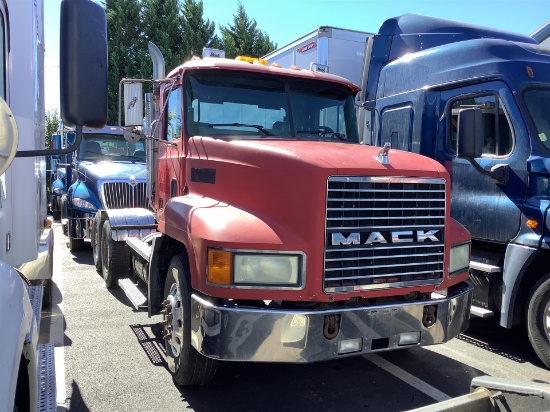 2000 MACK CH613