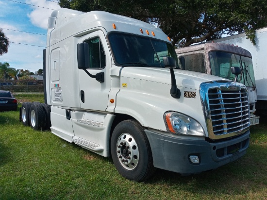 2013 FREIGHTLINER CASCADIA CA125SLP