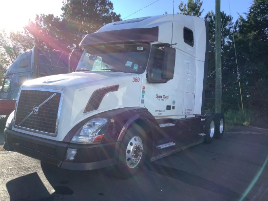 2015 VOLVO VNL