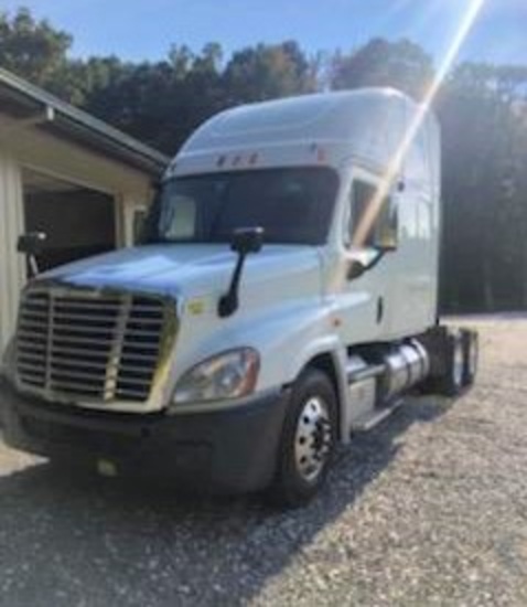 2015 FREIGTHLINER CASCADIA