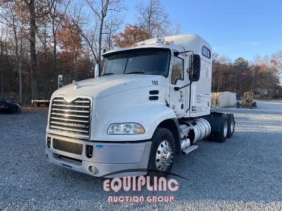2015 MACK CXU613 SLEEPER