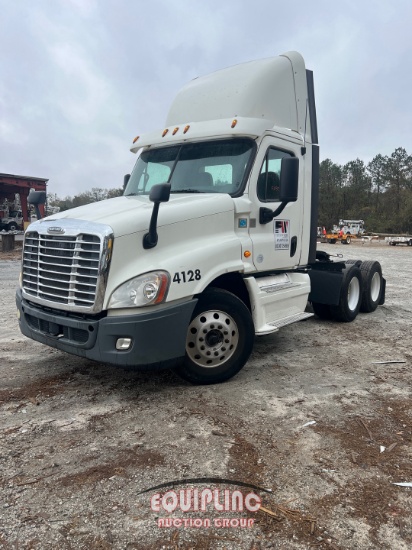 2014 FREIGHTLINER CASCADIA DAY CAB