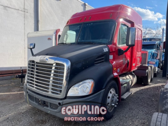 2015 FREIGHTLINER CASCADIA SLEEPER