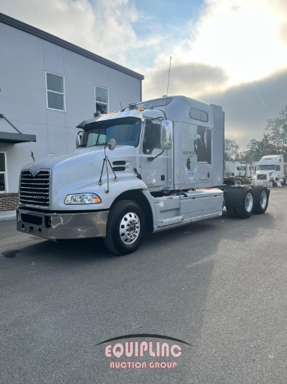 2015 MACK CXU613 SLEEPER
