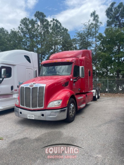 2014 PETERBILT 579 TANDEM AXLE SLEEPER TRUCK