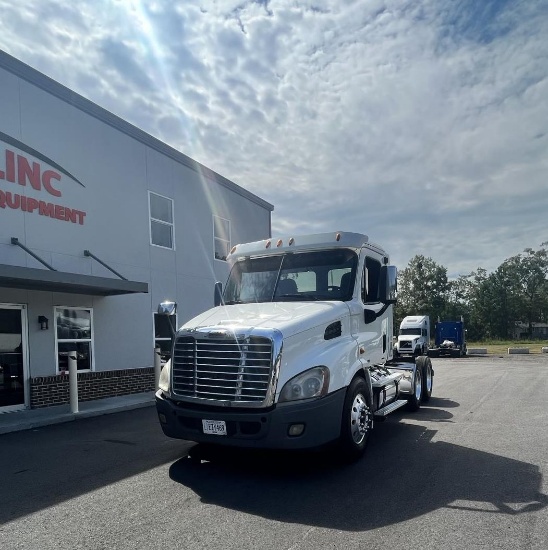 2011 FREIGHTLINER CASCADIA DAY CAB
