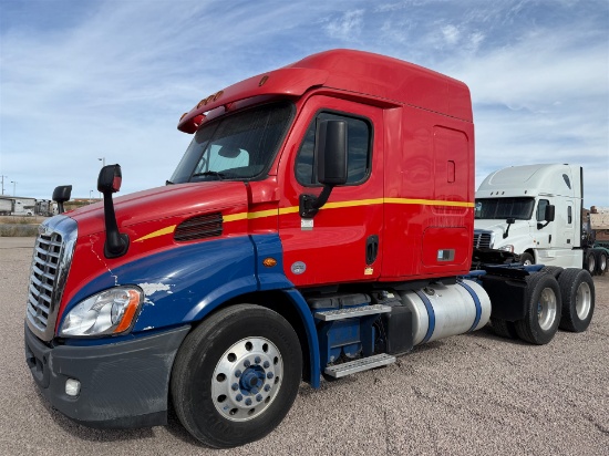 2017 FREIGHTLINER CASCADIA SLEEPER TRUCK