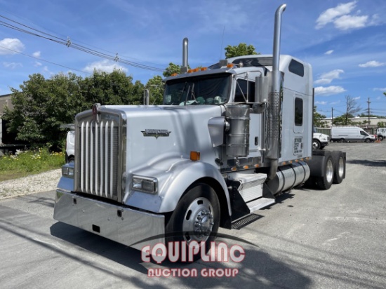 2004 KENWORTH W900L TANDEM AXLE SLEEPER