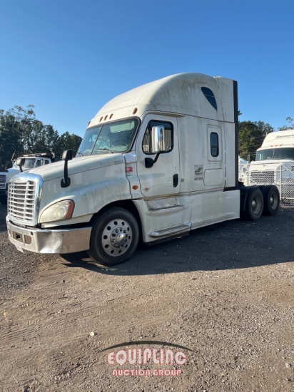 2015 FREIGHTLINER CASCADIA TANDEM AXLE SLEEPER