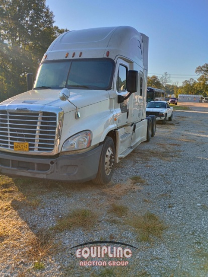 2015 FREIGHTLINER CASCADIA TANDEM AXLE SLEEPER