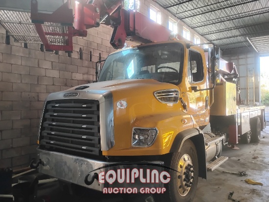 2013 FREIGHTLINER 114SD SIGN TRUCK