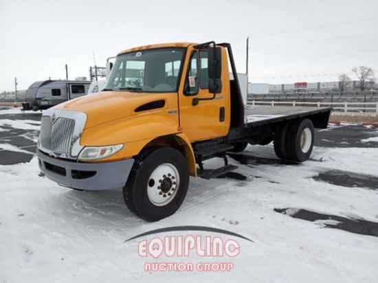 2012 INTERNATIONAL 4300M7 SINGLE AXLE  14FT FLATBED TRUCK