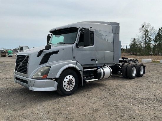 2013 VOLVO VNL SLEEPER