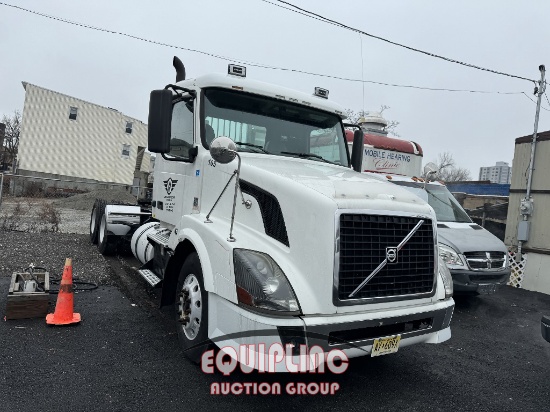 2009 Volvo VNL DAY CAB