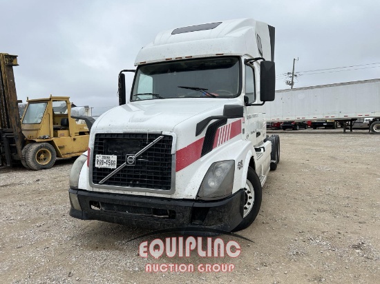 2014 VOLVO VNL670 TANDEM AXLE SLEEPER