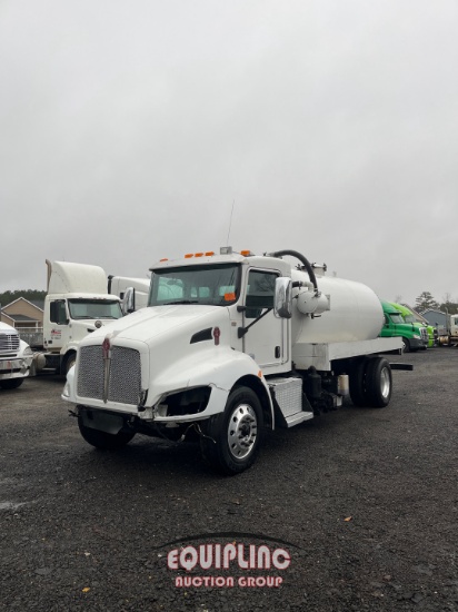 2013 Kenworth T3 Series SINGLE AXLE VACUUM TRUCK