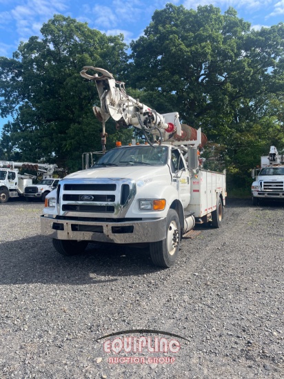 2013 Ford F-750 BUCKET TRUCK