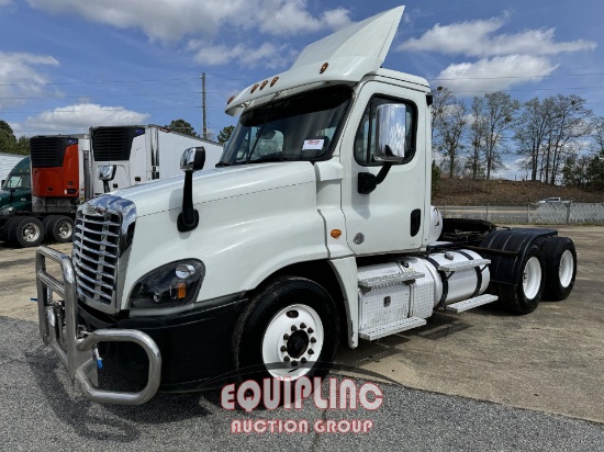 2018 FREIGHTLINER CASCADIA CA125DC TANDEM AXLE DAY CAB