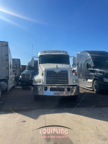 2013 MACK CXU613 SLEEPER