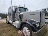 2013 KENWORTH W900 TANDEM AXLE SLEEPER
