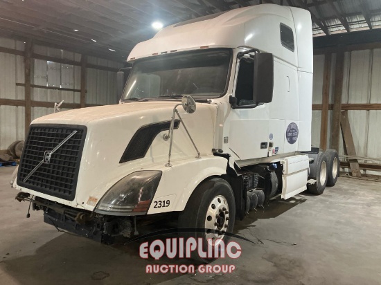 2016 VOLVO VNL64T TANDEM AXLE SLEEPER TRUCK