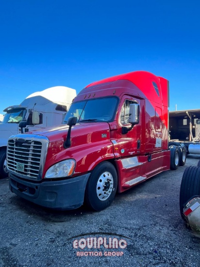 2015 Freightliner CA125SLP SLEEPER