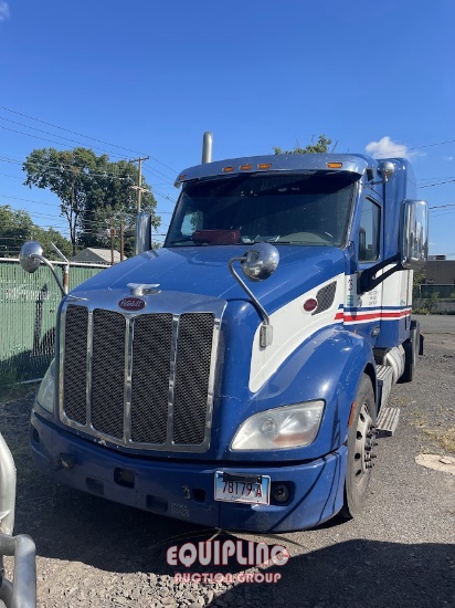 2015 PETERBILT 579 TANDEM AXLE SLEEPER