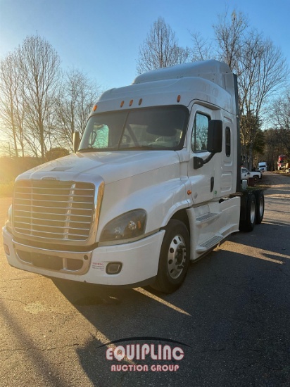 2015 FREIGHTLINER CASCADIA TANDEM AXLE SLEEPER