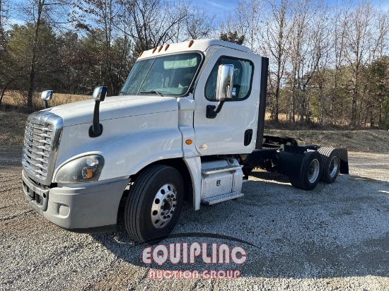 2018 FREIGHTLINER CASCADIA DAY CAB TRUCK