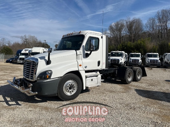 2019 FREIGHTLINER CASCADIA DAY CAB TRUCK