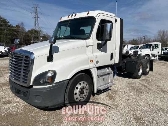 2019 FREIGHTLINER CASCADIA DAY CAB TRUCK