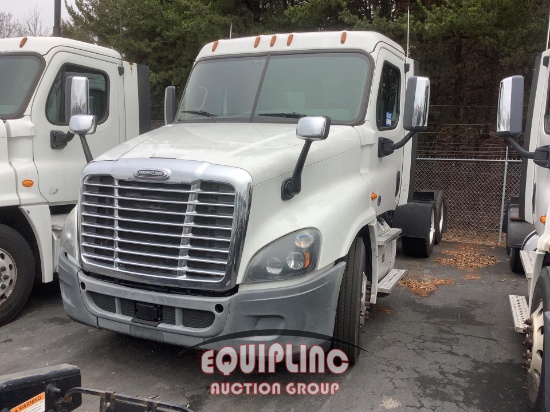 2019 FREIGHTLINER CASCADIA DAY CAB