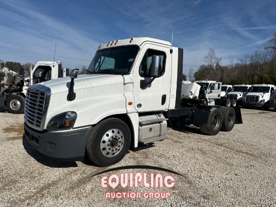 2019 FREIGHTLINER CASCADIA DAY CAB TRUCK