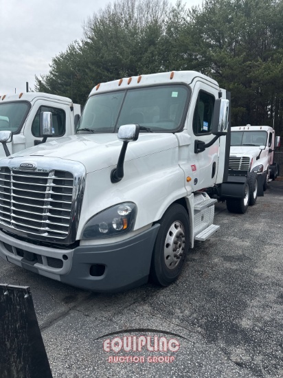 2019 FREIGHTLINER CASCADIA DAY CAB