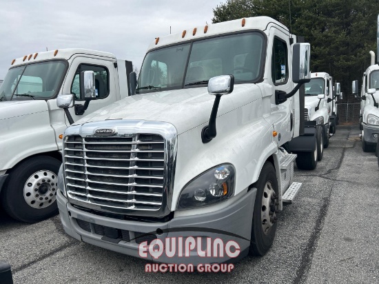 2019 FREIGHTLINER CASCADIA DAY CAB