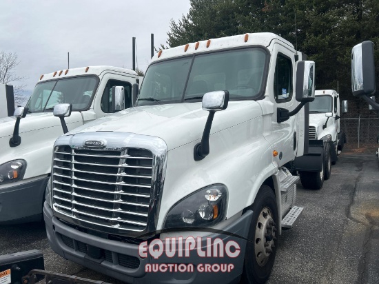 2019 FREIGHTLINER CASCADIA DAY CAB