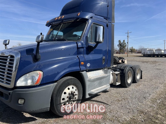 2017 FREIGHTLINER CASCADIA TANDEM AXLE DAY CAB