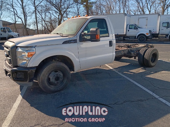 2013 FORD F350 CAB AND CHASSIS
