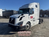 2015 VOLVO VNL64T TANDEM AXLE SLEEPER TRUCK