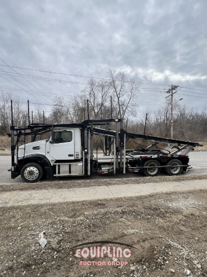 2015 VOLVO CAR HAULER TANDEM AXLE TRUCK ONLY