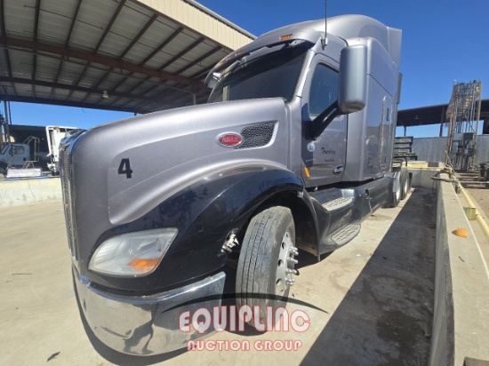 2017 PETERBILT 579 TANDEM AXLE SLEEPER TRUCK