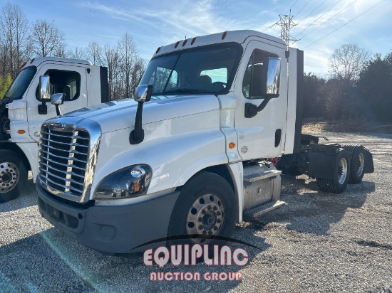 2019 FREIGHTLINER CASCADIA DAY CAB TRUCK
