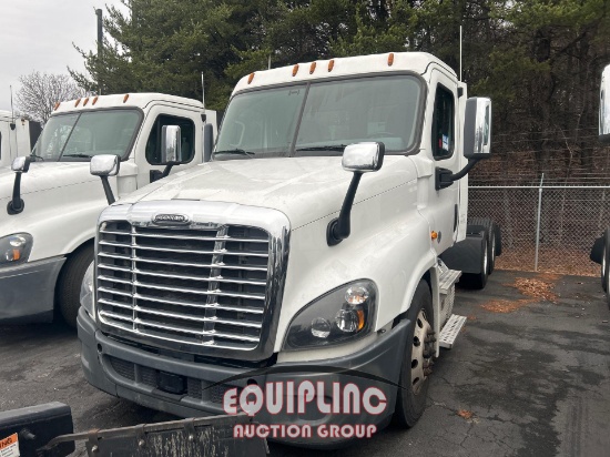 2019 FREIGHTLINER CASCADIA DAY CAB
