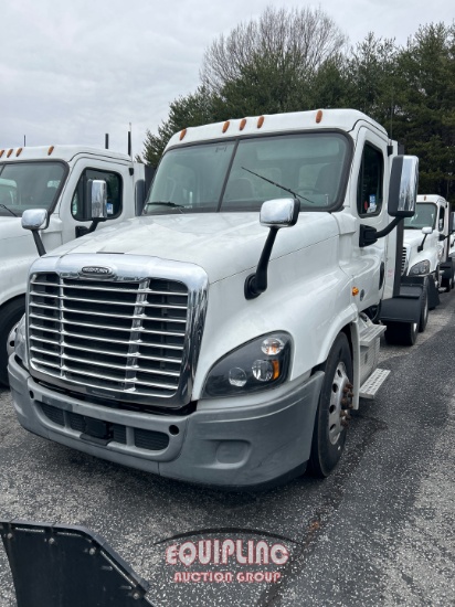 2019 FREIGHTLINER CASCADIA DAY CAB