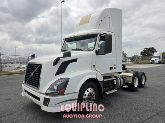 2013 VOLVO VNL300 TANDEM AXLE DAY CAB