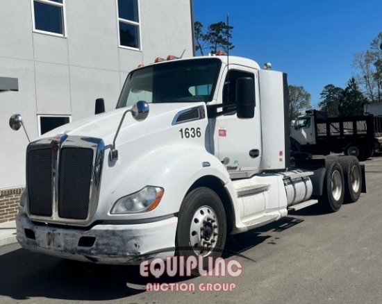 2015 KENWORTH T680 SLEEPER