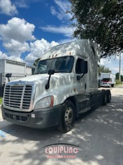 2017 FREIGHTLINER CASCADIA TANDEM AXLE SLEEPER