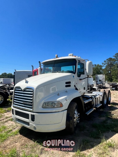 2012 MACK CXU DAY CAB