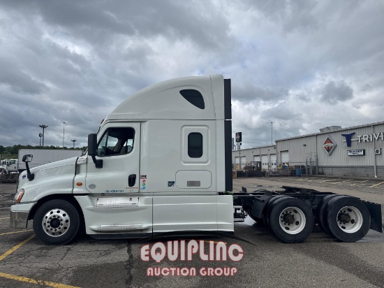 2019 FREIGHLINER CASCADIA DOUBLE BUNK SLEEPER