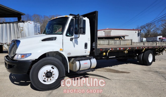 2018 INTERNATIONAL 4300  NON CDL 26FT FLATBED TRUCK
